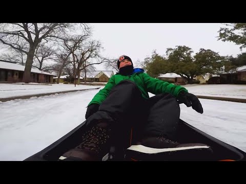 North Texas residents find ways to enjoy the ice