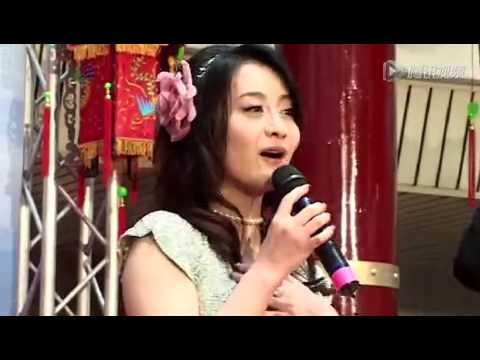 陈德容陪老公宵夜变"吃货" 37岁依旧惊艳