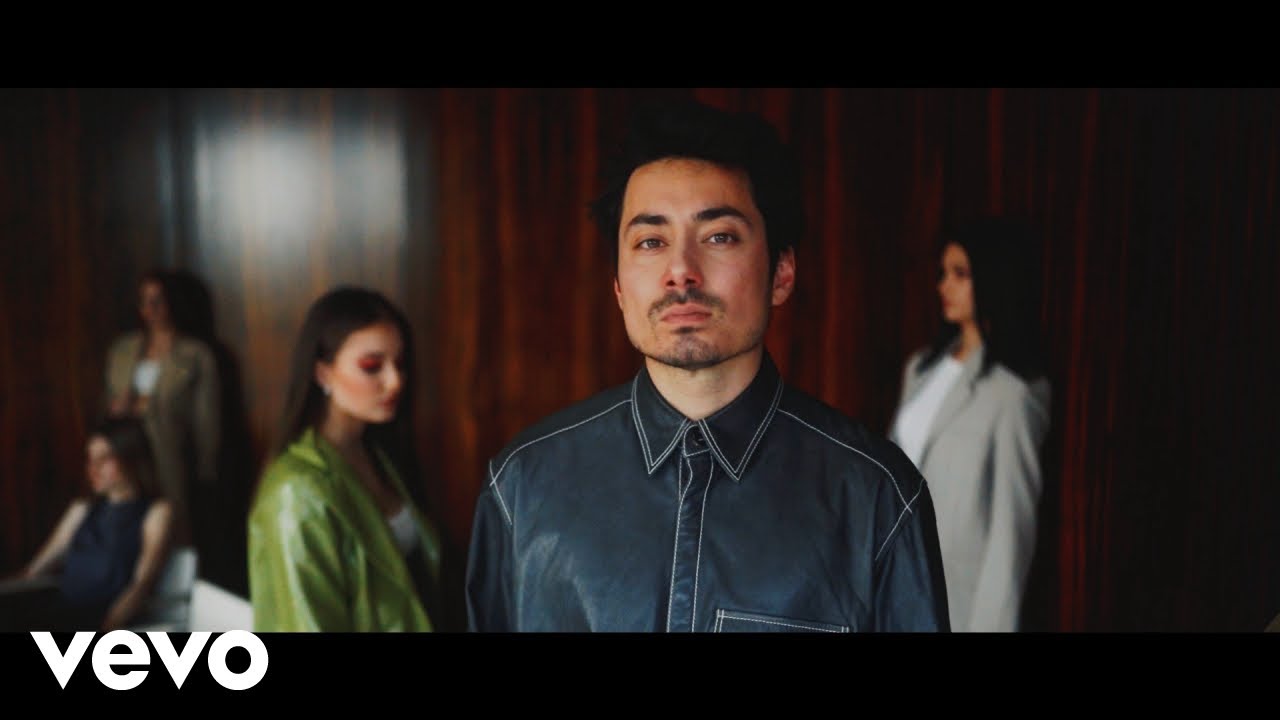 Mirai - Básně (je mi líto) (Official Music Video) Mirai - Básně (je mi líto) (Official Music Video)