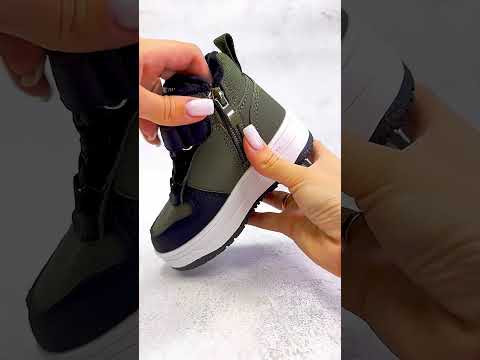 Зимняя детская обувь, дутики, сапоги, термоботинки на овчине на мальчиков на липучке в размерах 24-28, видео 1