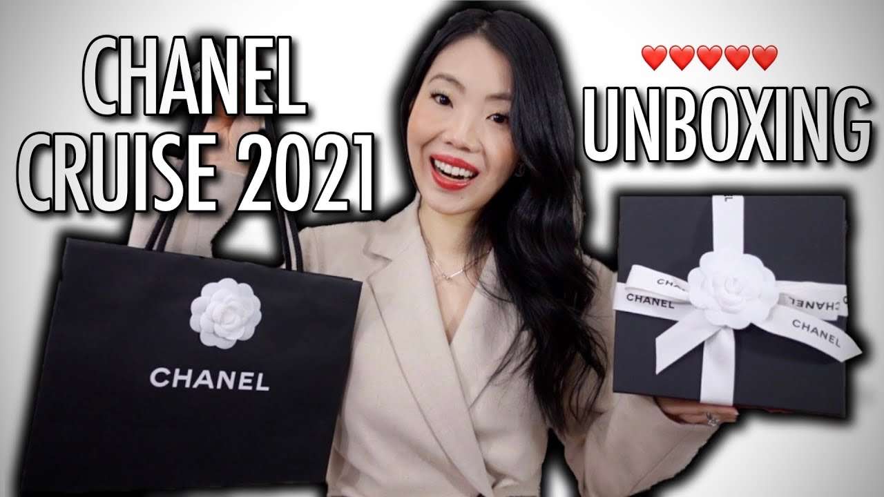CHANEL BELT REVIEW (Chanel 21C Collection) + Samorga Fur Handle Wrap Try-On | FashionablyAMY