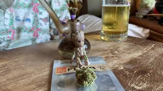 Grandpa the Smoking Wizard Reviews Maui Wowie by FLWR