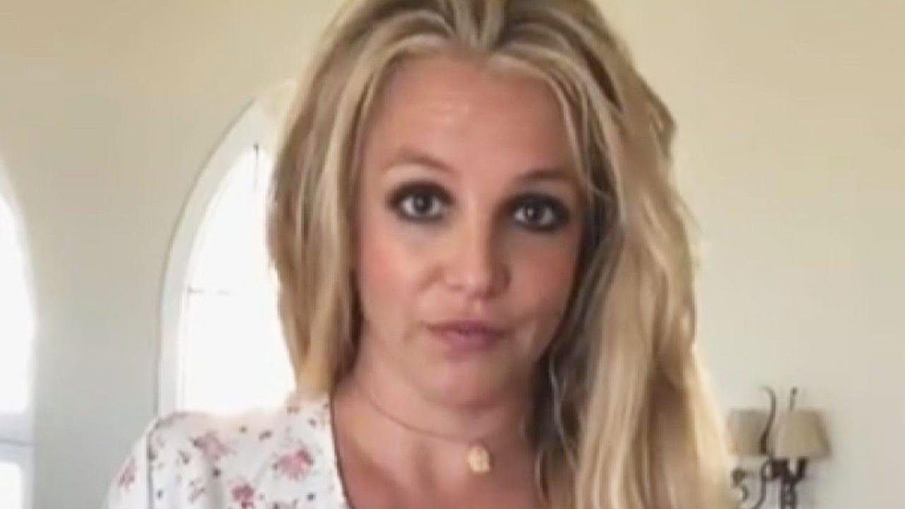 et online bachelor Britney Spears Celebrates 4-Pound Weight Loss by Revealing Diet Secrets