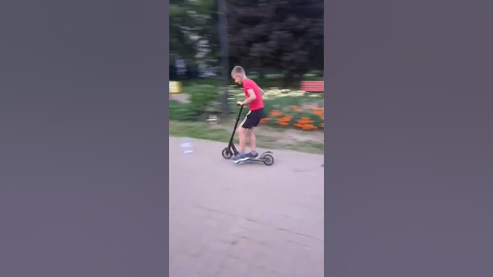 ШОК!Пьяный школьник уезжает от полиции на самокате#shorts #школьники #полиция #погоня #припятствие