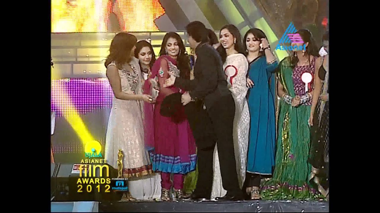 Shahrukh Khan with his beautiful actresses Vidya, kavya, Mythili, Rimi, Rima & Asin