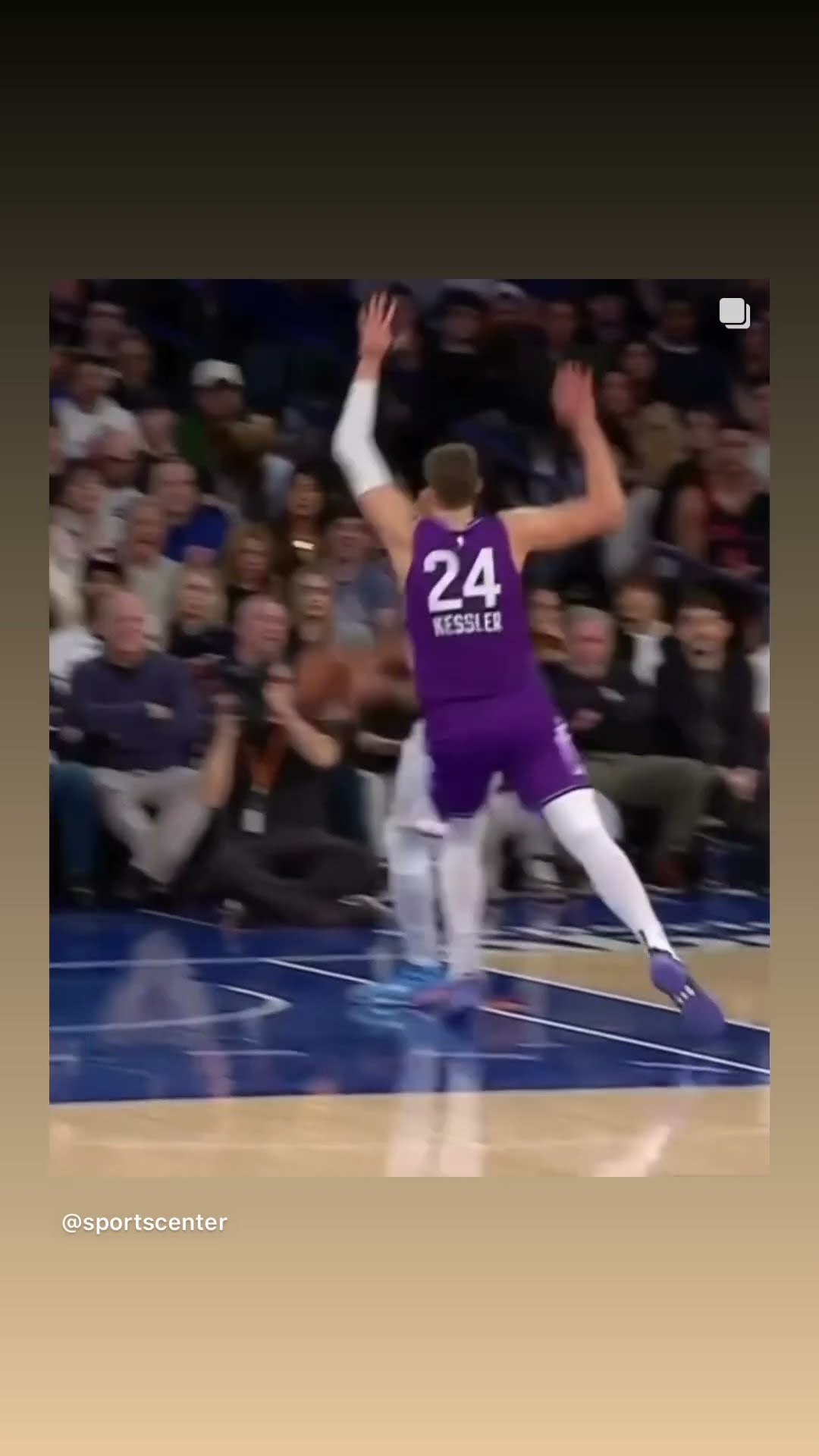 Put him on a POSTER ? #hoodnews #newyorkknicks #karlanthonytowns #dunk #poster #omg #how #wow #dunk