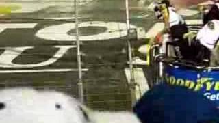 nascar coca cola 600 '08  flag man drops white flag
