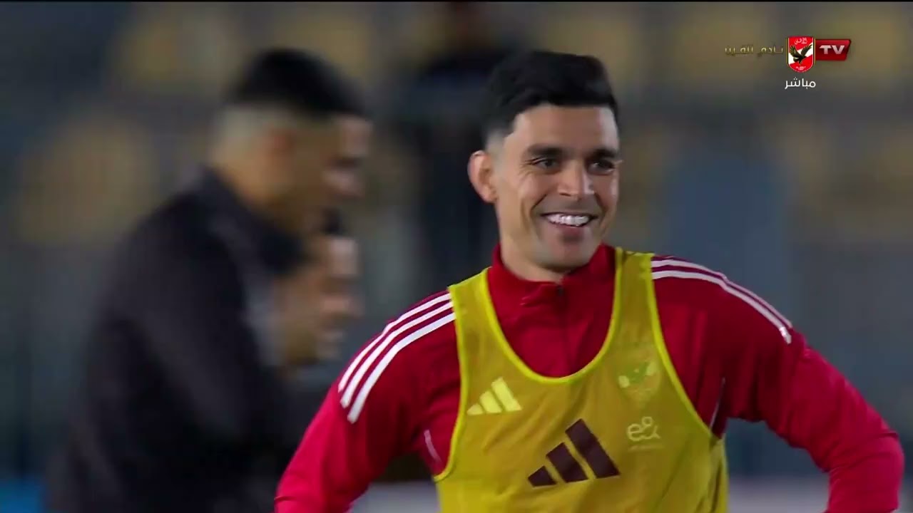 تعليق شريف عبدالمنعم وأحمد ثابت على تشكيل الأهلي في مواجهة طلائع الجيش في الدوري #ستاد_الأهلي