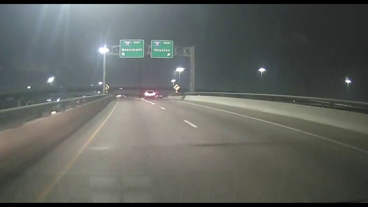 Wet start to the day as showers move through east Harris County - YouTube