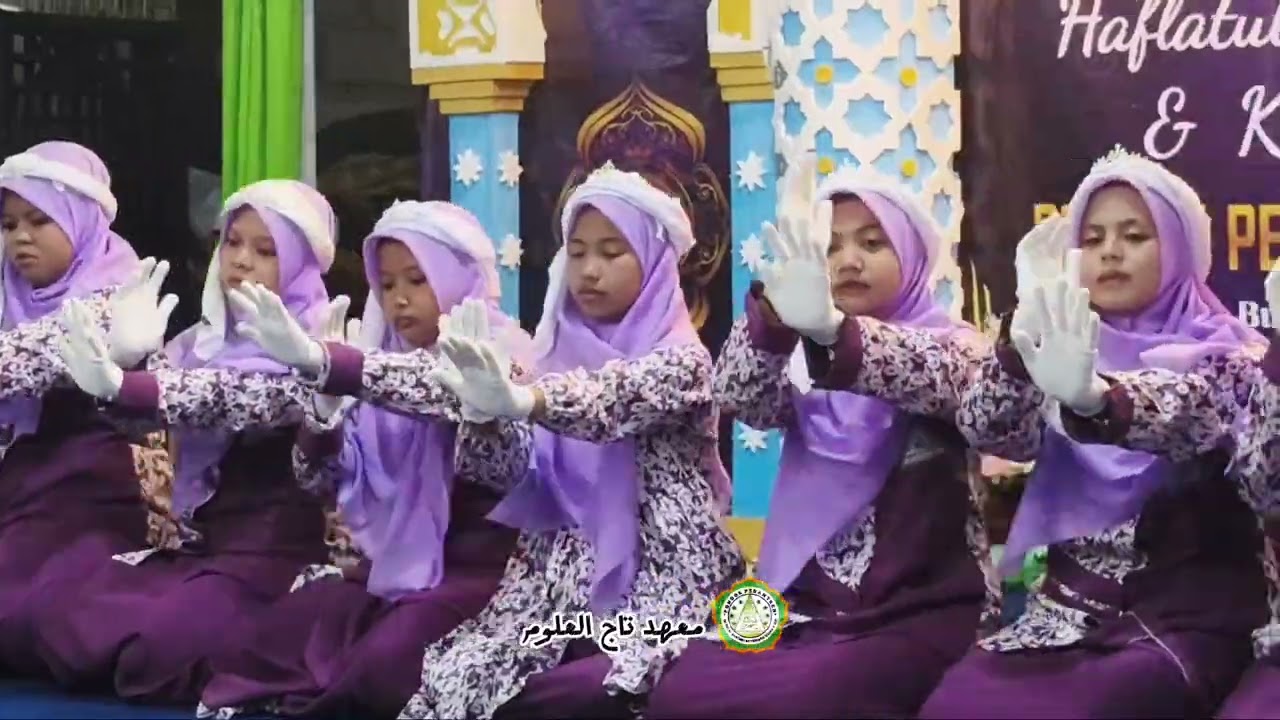 HAFLATUL IMTIHAN KE 33 PONDOK PESANTREN TAJUL ULUM  SENI SANTRI (BANJARI PUTRI)