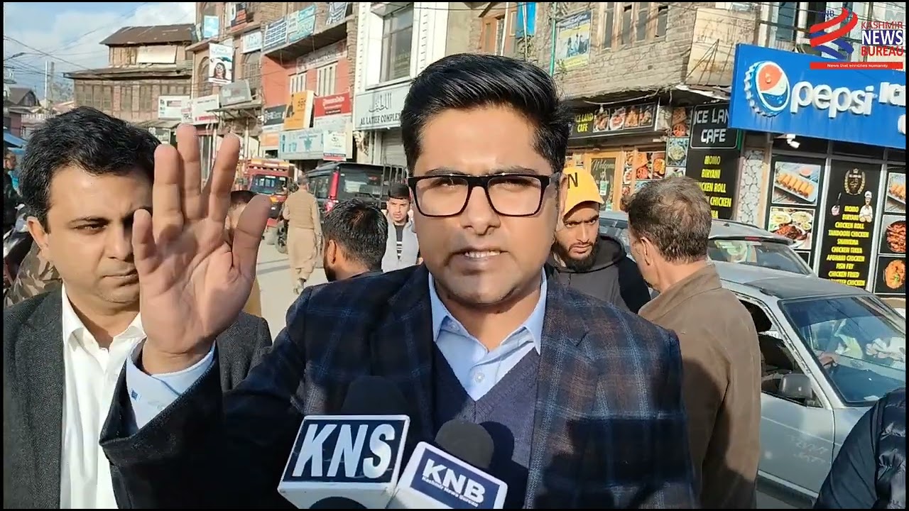 SMC Commissioner Owais Ahmad Inspects Ongoing Projects in Srinagar