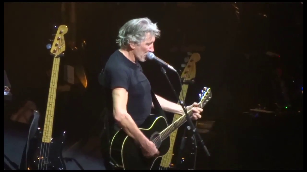 Roger Waters 'Wait for Her' Prague April 28, 2018