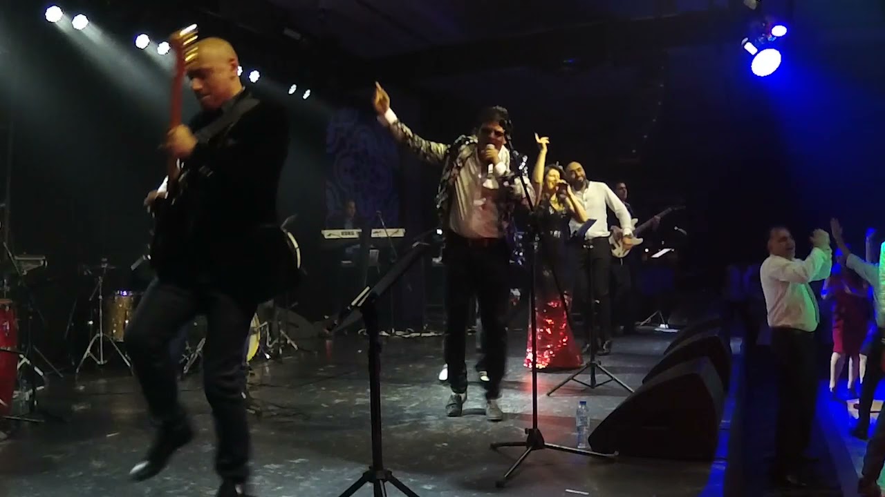 Bollywood Mantra performing live in Dubai - AliveNetwork.com