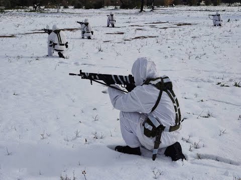 Εκπαίδευση σε “ακραίες συνθήκες” για τους Ευέλπιδες – Εντυπωσιακές εικόνες