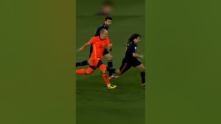 Casillas x Puyol vs Robben 2010 😬😬