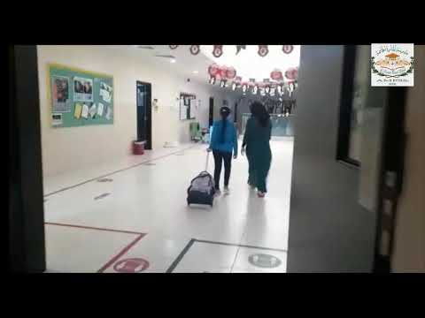 الدخول و الخروج من المبنى المدرسي المنارة الشامخة 