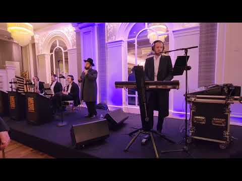 לוי פאלקוביץ בביצוע מרגש על לחן העתיק של ר חיים בנט ״אבינו אב הרחמן״ עם התזמורת של הערשי לאנגסאם