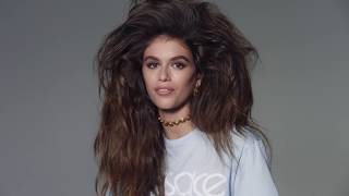 Versace Tribute | Kaia Gerber