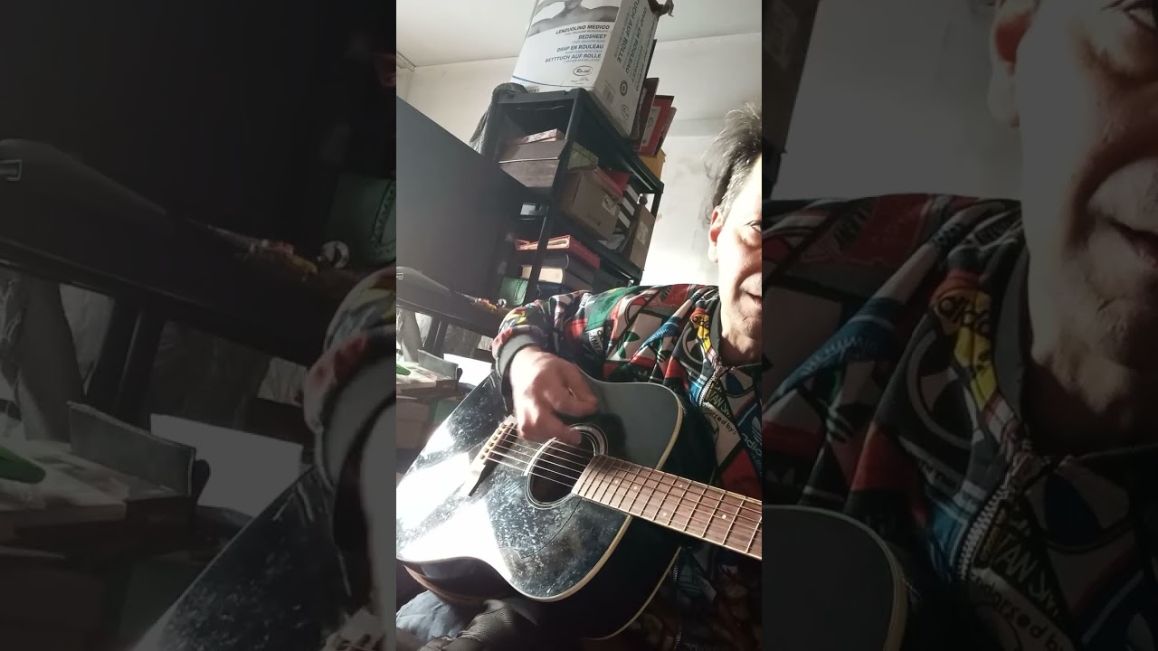 Linneo Mosconi pratica in camera acustica