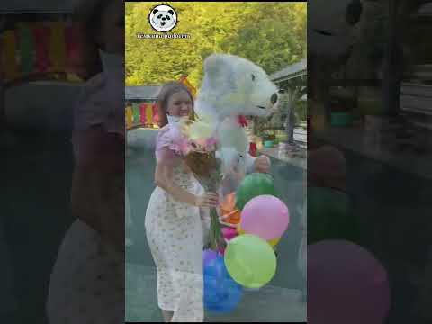С нашими пушистиками 🐼 Ваше поздравление будет очень ярким и на долго останется в памяти!