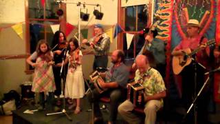 Cajun Dance Band plays for a dance at Fiddle Tunes 2010 chords