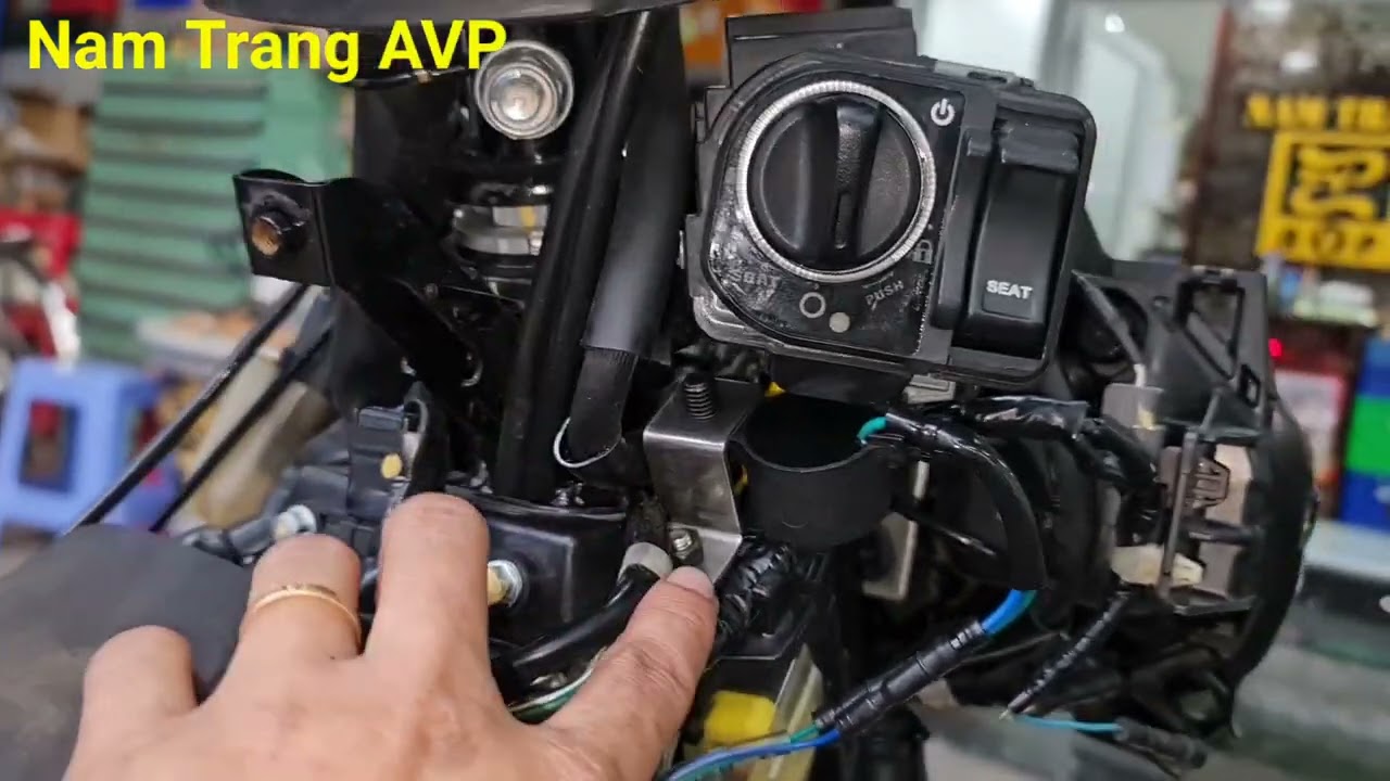 Cụm dây SMK và phụ kiện SCU và khóa núm SH K01 lắp xe Winner X, Nam Trang AVP.