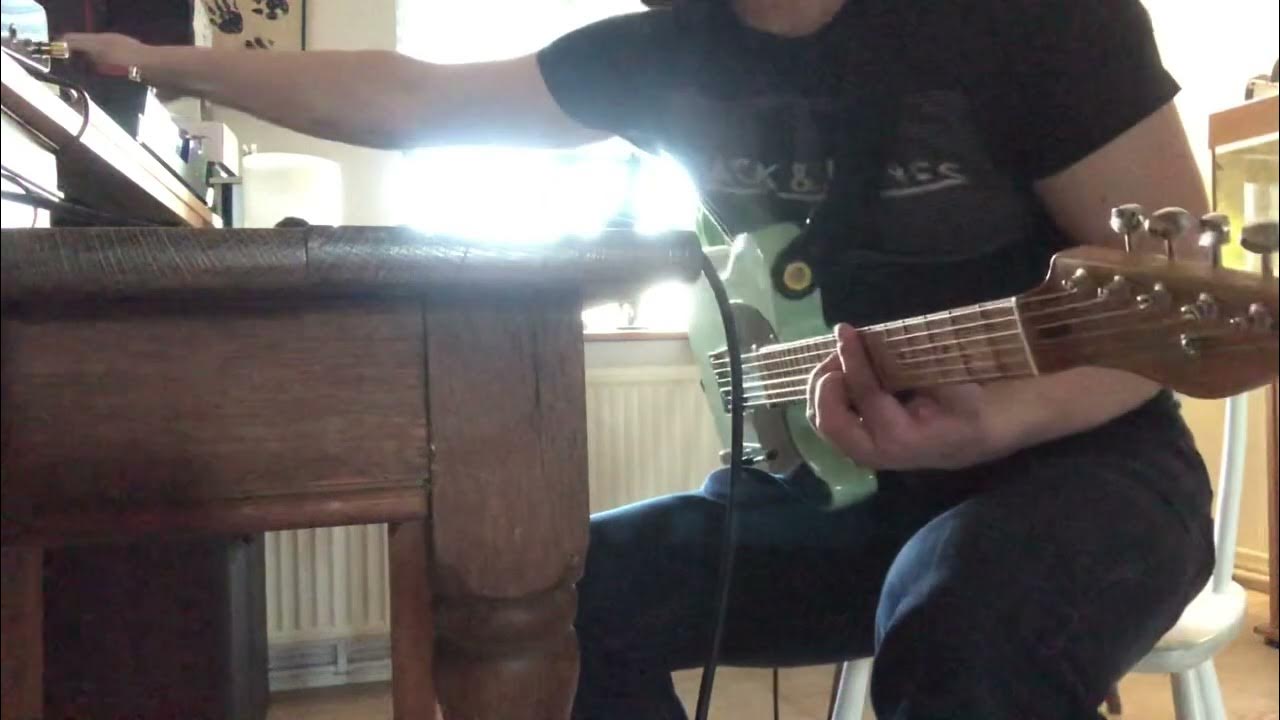 Quilter Superblock US takes pedals well! YouTube