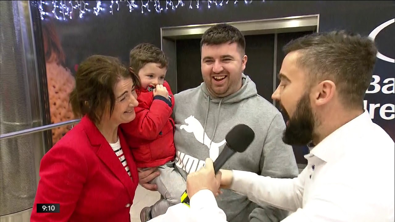 Christmas Arrivals at Dublin Airport YouTube