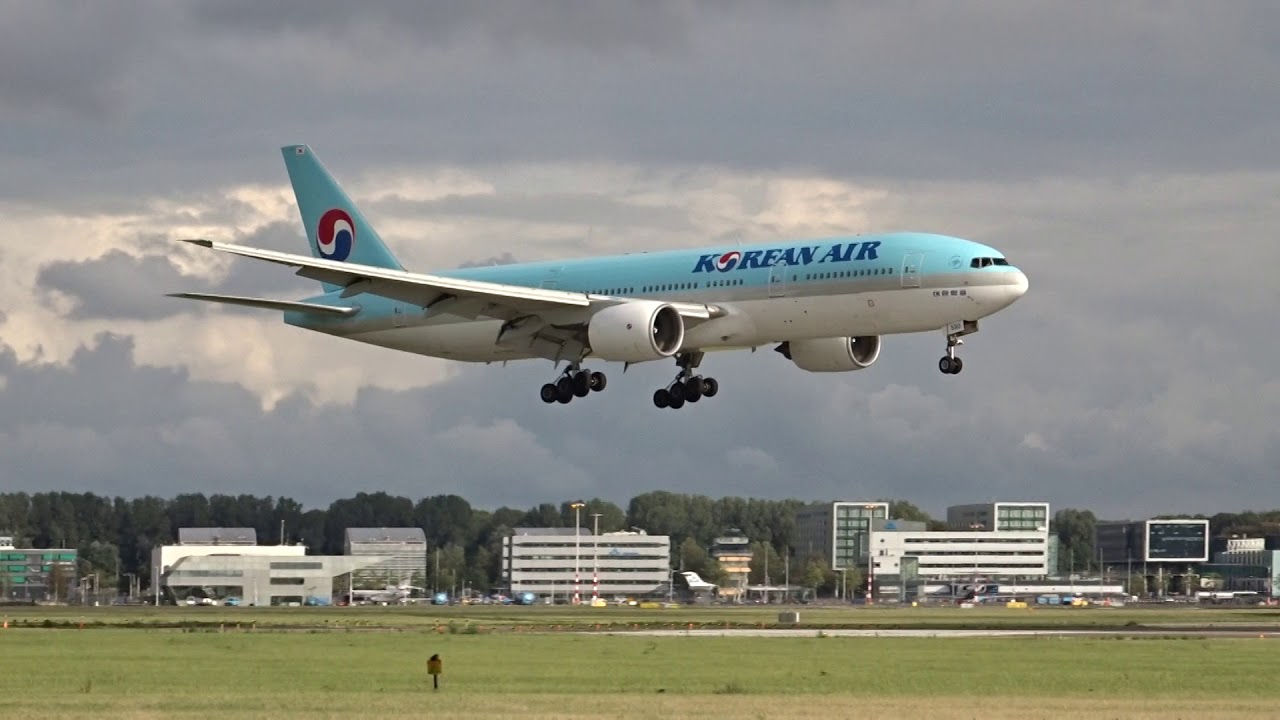 Korean air landing Buitenveldertbaan Schiphol airport YouTube