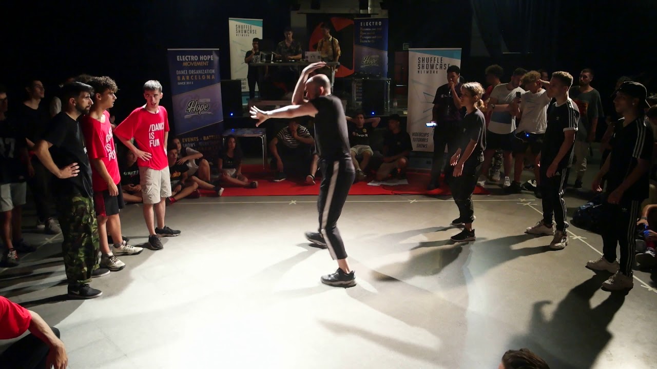 ESGE vs WACKAELECTRICKS | Beginner 1/4| District of Future 2019