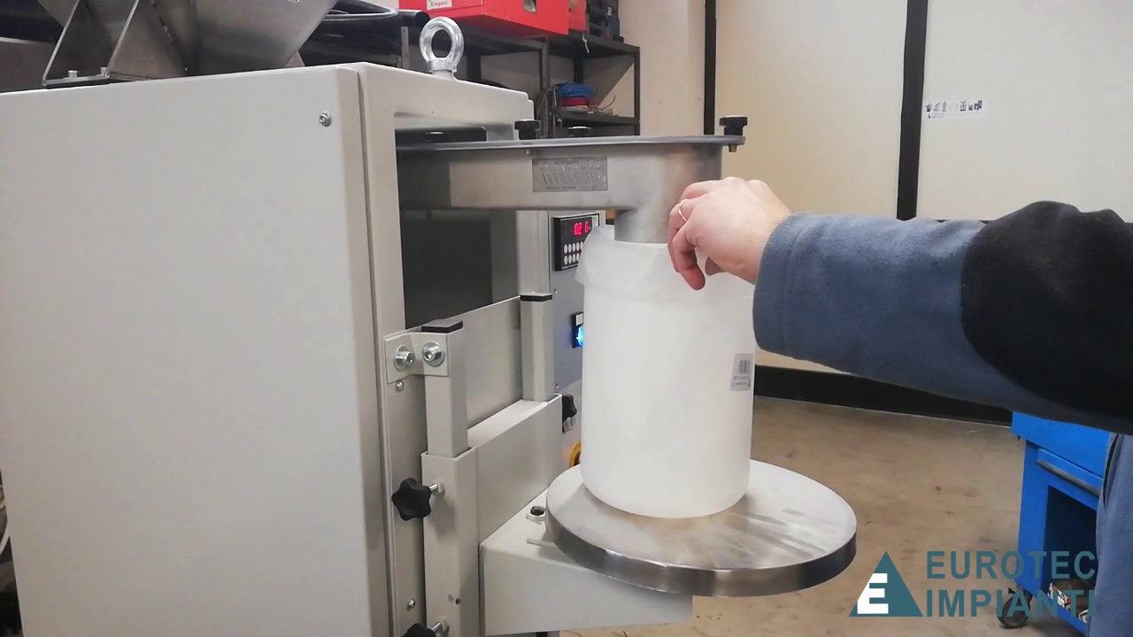 Dosatore Elettronico con Canala Vibrante per Granuli e Polveri