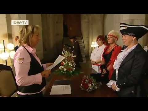 Närrische Hochzeit: Heiraten am 11.11.2011 - euromaxx | euromaxx