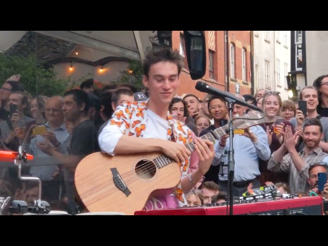 Jacob Collier  - The Sun Is In Your Eyes - Lean On Me (Bill Withers Cover) - Live in Bristol 2022 class=