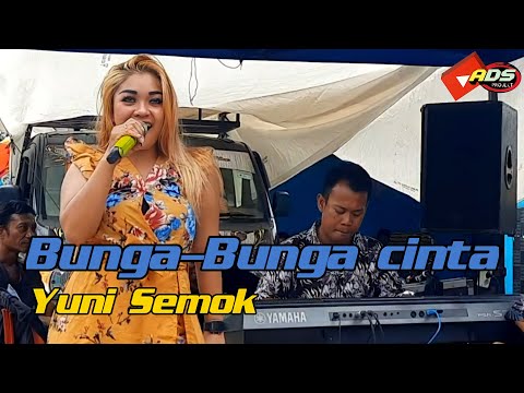 dangdut seksi Bunga-bunga cinta Rika sumalia/Yuni semok cover live