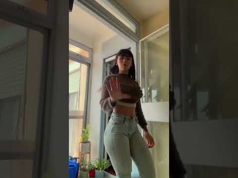 Cute Ggirl Twerking In Tight Jeans