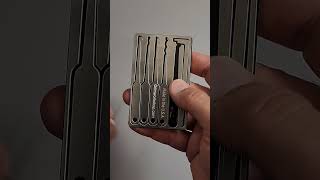🔐 Lock Pick set in Your Wallet! (Retention system of a Grim Workshop card)