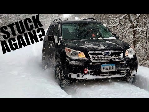 subaru-with-x-mode-in-deep-powder-snow!