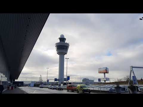 Video: Bagaimana Menuju Ke Lapangan Terbang Amsterdam