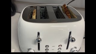 Stylish and functionality in one pieceRoter Mond 4 Slice Toaster Retro Stainless Steel with Bagel De
