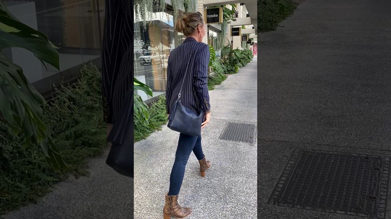 Louenhide Daisy Navy Crossbody Handbag