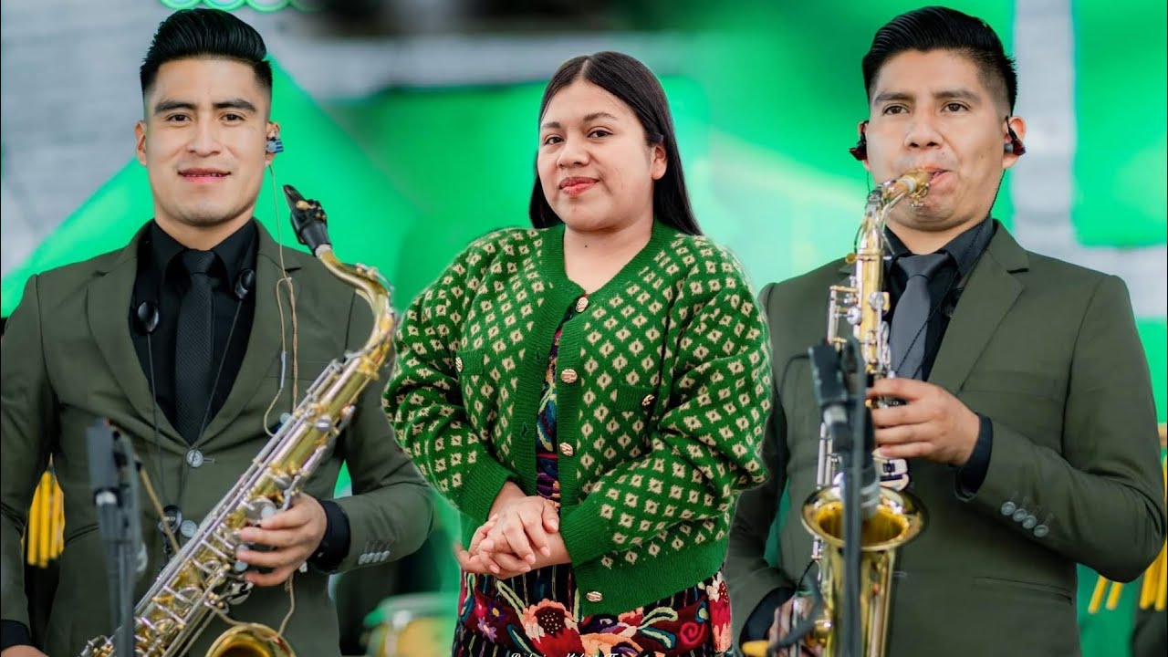 Alabanzas en el Cielo/ Coros de Avivamiento/ Lea Cristina🎵🎺🎷🎸🎹 2,024