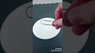 The smarterst paper clip - Returns to original shape by temperature #nitinol #memorywire