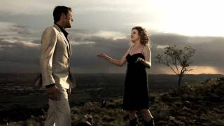 Jay en Lianie - In A Moment Like This - OFFICIAL MUSIC VIDEO chords
