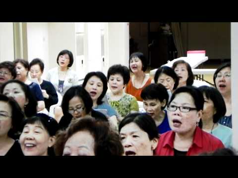 2011/6/21蘭心合唱團練唱我的祖國