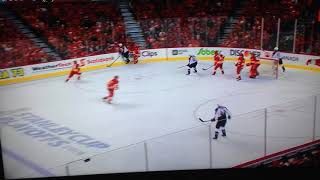 Colorado uses Scissor offense to confuse Calgary (especially #11 Backlund)