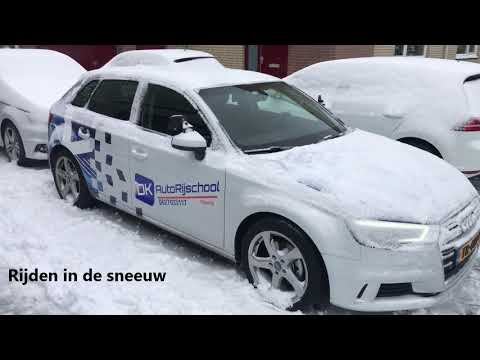 Video: Kun je met een RWD-auto in de sneeuw rijden?
