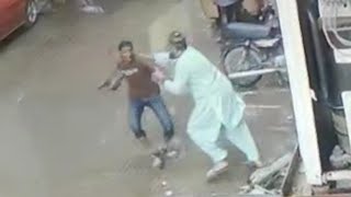 Two Street Crime in Karachi Video | Pakistan Fight | CCTV crime | Karachi CCTV Fight | CCTV FIGHT