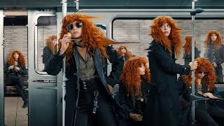 بنت بتموت كل يوم وتصحى تلاقي نفسها بتعيد اليوم تاني.. ملخص مسلسلRussian doll