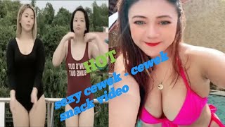 CEWEK SEKSI MENARI DI SNACK VIDEO