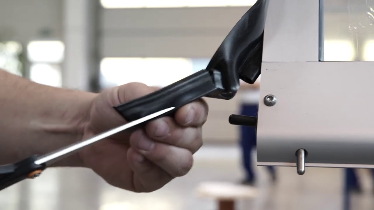 [TUTO] ASSEMBLAGE DE L’ABRI EN KIT OPEN & SAFE – INSTALLATION DES BAVETTES (10)